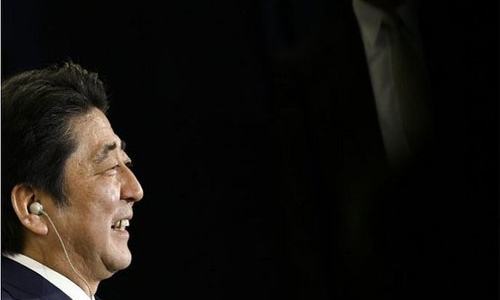 Abe và Abenomics đã vượt cuộc “trưng cầu dân ý” 