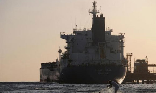 Saudi Arabia ra sức lôi kéo khách châu Á mua dầu