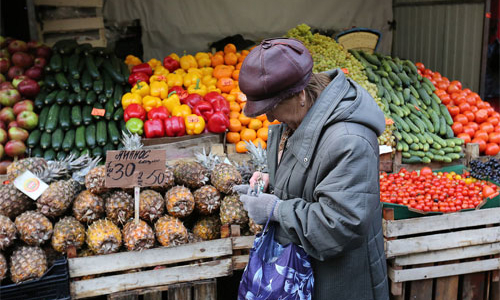 Nga đành hy sinh tăng trưởng để cứu Rúp?