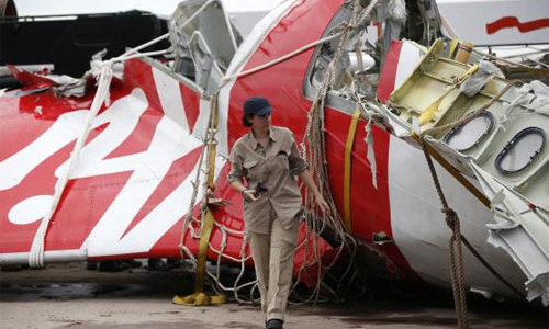 Indonesia tuyên bố đã vớt được hộp đen máy bay AirAsia