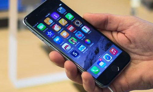 Apple giảm mạnh giá bán iPhone ở Nga