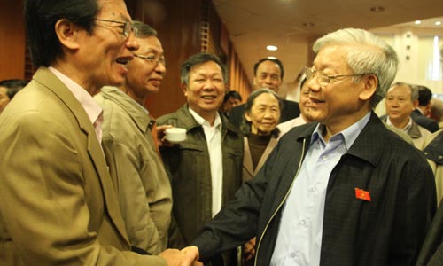 Cử tri hỏi Tổng bí thư về “bộ phận không nhỏ”