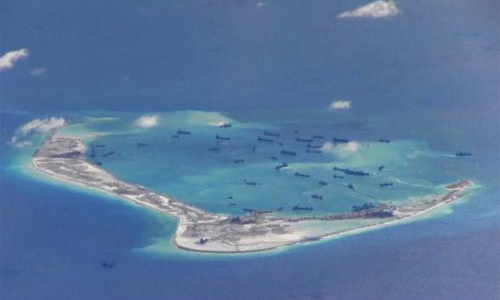 Trung Quốc bị nghi xây đường băng thứ ba trên biển Đông