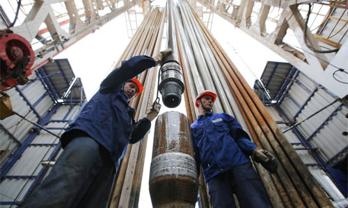 Giá dầu giảm đang “siết” kinh tế Nga tới mức nào?