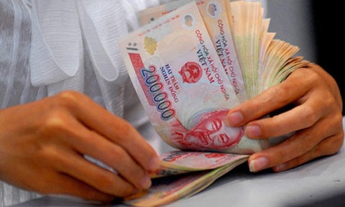 “Việt Nam cần giảm chi lương cho cán bộ khu vực công”