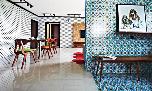 Căn hộ sắc màu với gạch mosaic trong nội thất