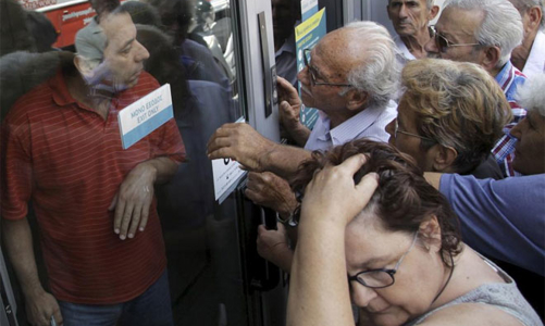 Những gương mặt âu lo của người Hy Lạp trong “bão” nợ