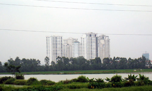 “Sóng” giảm giá địa ốc lan từ Nam ra Bắc