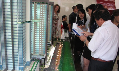 Tiền vẫn đổ vào bất động sản Hà Nội