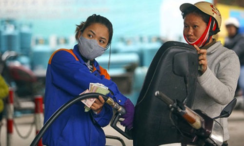 Chỉ số giá tháng 2 giảm tiếp vì xăng dầu