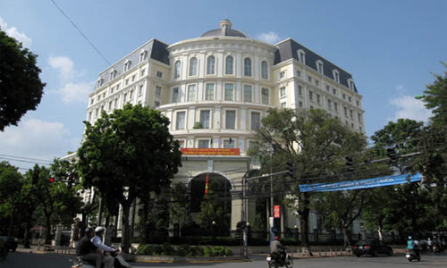 Chi ngân sách 82.200 tỷ đồng để trả nợ và viện trợ