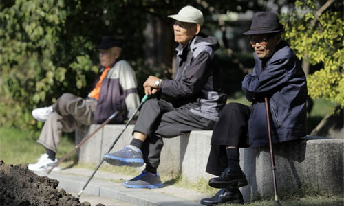 Hàn Quốc đau đầu vì dân “không chịu tiêu tiền”