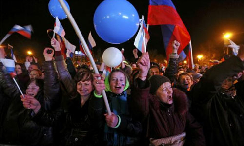 Crimea tách khỏi Ukraine, căng thẳng leo thang