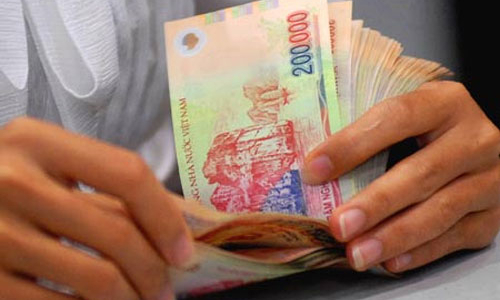 Công bố hoãn thực thi điều luật “người lao động có lương hưu”