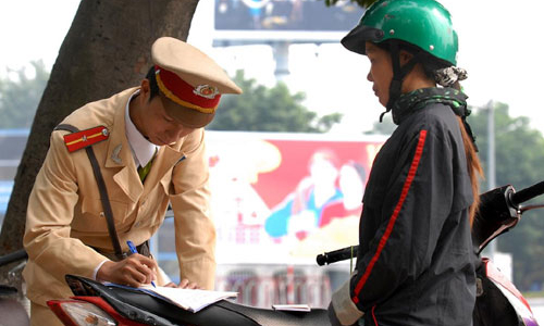 Xe không chính chủ, vướng mắc và ứng xử