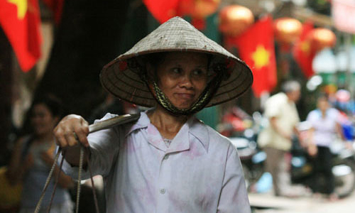 “Nền kinh tế chưa thoát khỏi vùng trũng suy giảm”