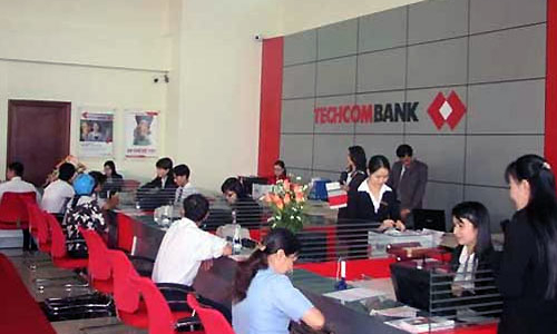 Techcombank giải thích nguyên do giảm lợi nhuận