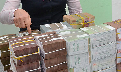 Lãi suất huy động VND rút sâu dưới trần