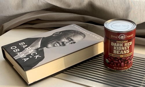 Hồi ký của cựu Tổng thống Obama là sách bán chạy nhất nước Mỹ năm 2020