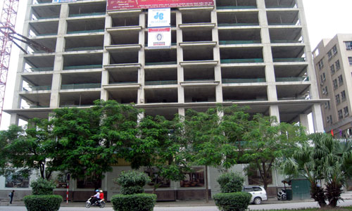 Giá giảm mạnh, địa ốc Hà Nội vẫn “bất động” 