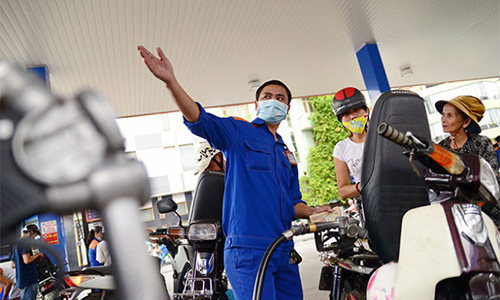 Thêm 1.200 đồng, giá xăng tăng lần thứ 3 năm nay