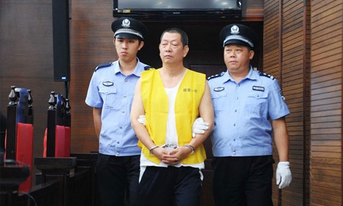 Tham quan Trung Quốc thi nhau bán nhà