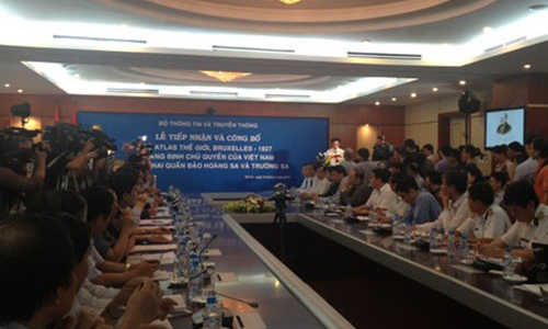 Bản đồ 1827 khẳng định Hoàng Sa, Trường Sa của Việt Nam