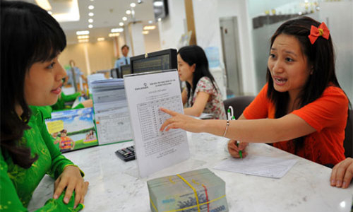 Trần lãi suất, cái phao buộc hờ?