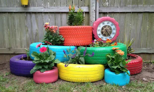 Những khu vườn tái chế rất xinh để đón Tết