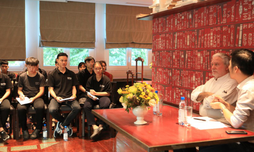 Bếp trưởng 2 sao Michelin Alain Dutournier giao lưu cùng học viên trường dạy nghề KOTO