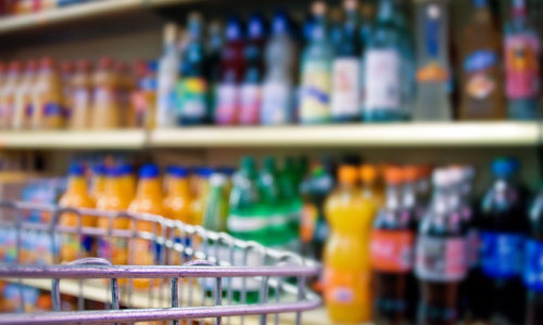 Người tiêu dùng nói gì khi nước ngọt có gas tăng giá?