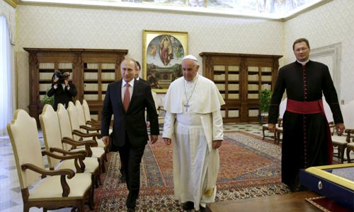 Giáo hoàng giục Putin giải quyết khủng hoảng Ukraine