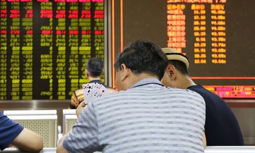 Chứng khoán Trung Quốc lại rớt hơn 6% 