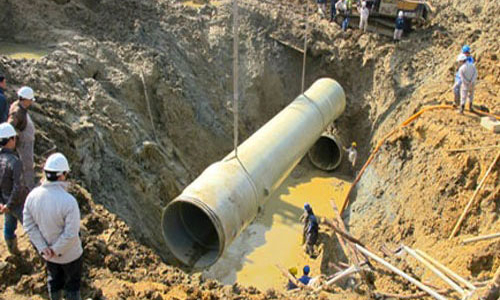 Vì sao vẫn chưa thể “xử” vụ vỡ đường ống nước?