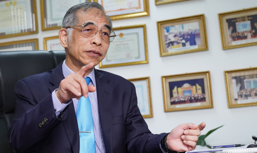 Tổng Giám đốc Xi măng Chinfon: 