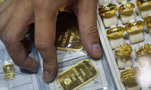 Nhu cầu vàng toàn cầu giảm 23% trong quý 1