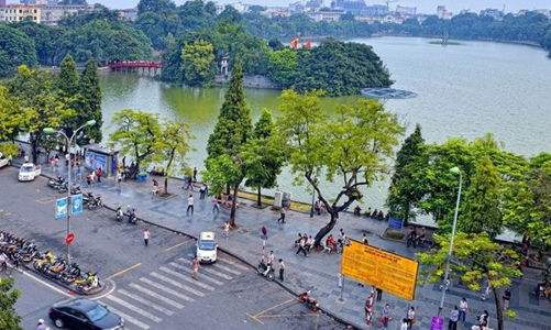 Người dân trở lại Hà Nội sau kỳ nghỉ lễ phải khai báo y tế 