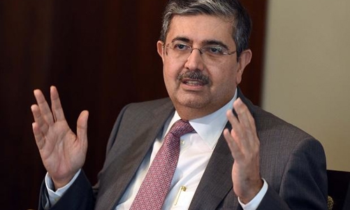 Tỷ phú Ấn Độ kêu gọi giảm hoạt động kinh tế để cứu sinh mạng