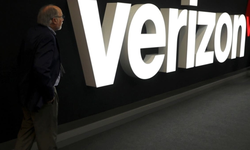 Verizon bán Yahoo và AOL lấy 5 tỷ USD