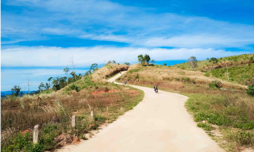 Những cung đường ngắm nhà rông ở Kon Tum