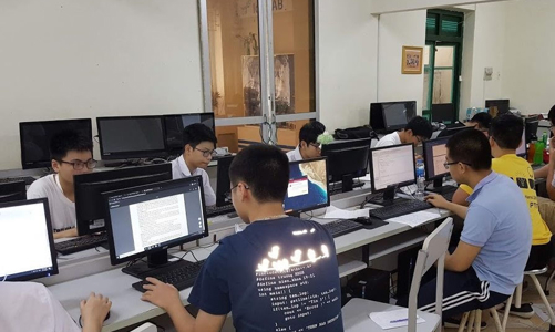 Trường chuyên Ngoại ngữ sẽ thi học kỳ II theo hình thức trực tuyến