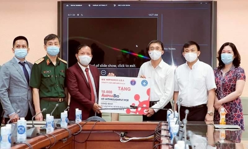 Bộ Y tế tiếp nhận 10.000 bộ kit xét nghiệm Covid-19 
