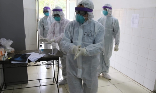 Hà Nội thêm 2 trường hợp dương tính mới sáng 13/5