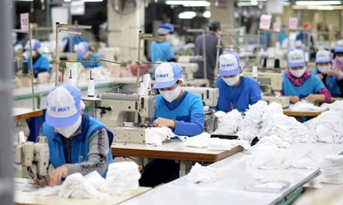 Ngừng việc do Covid, doanh nghiệp trả lương cho người lao động thế nào?