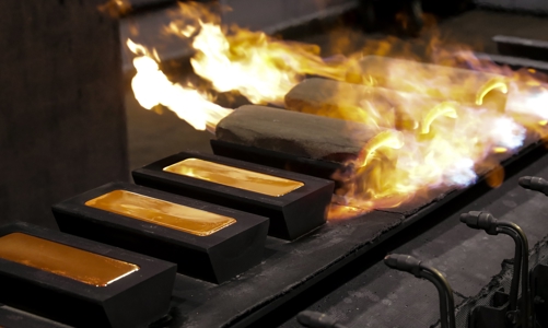 Cuối tuần, giá vàng tăng vọt theo thế giới