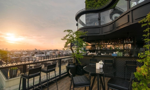 Top khách sạn có tầng thượng đẹp nhất thế giới: 4 cái tên đến từ Hà Nội
