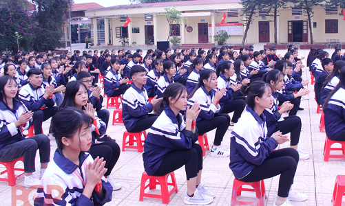 Bắc Giang: 8 học sinh mắc Covid-19, gần 800 giáo viên, học sinh phải cách ly tập trung