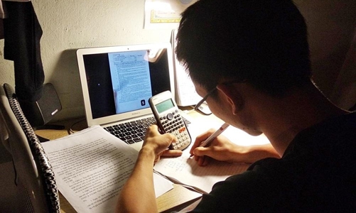 Hà Nội: Học sinh lớp 12 sẽ làm bài kiểm tra khảo sát trực tuyến từ ngày  28-30/5