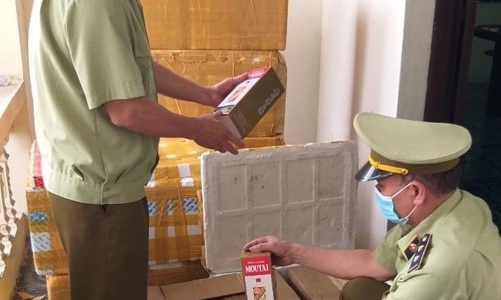 Bắc Ninh tịch thu 408 chai rượu nhập lậu