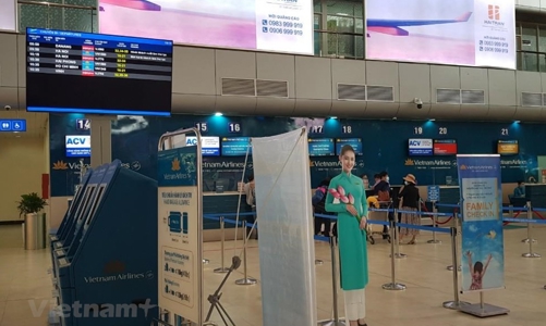 Sân bay Cam Ranh hoàn tất khai báo y tế điện tử bằng mã QR Code